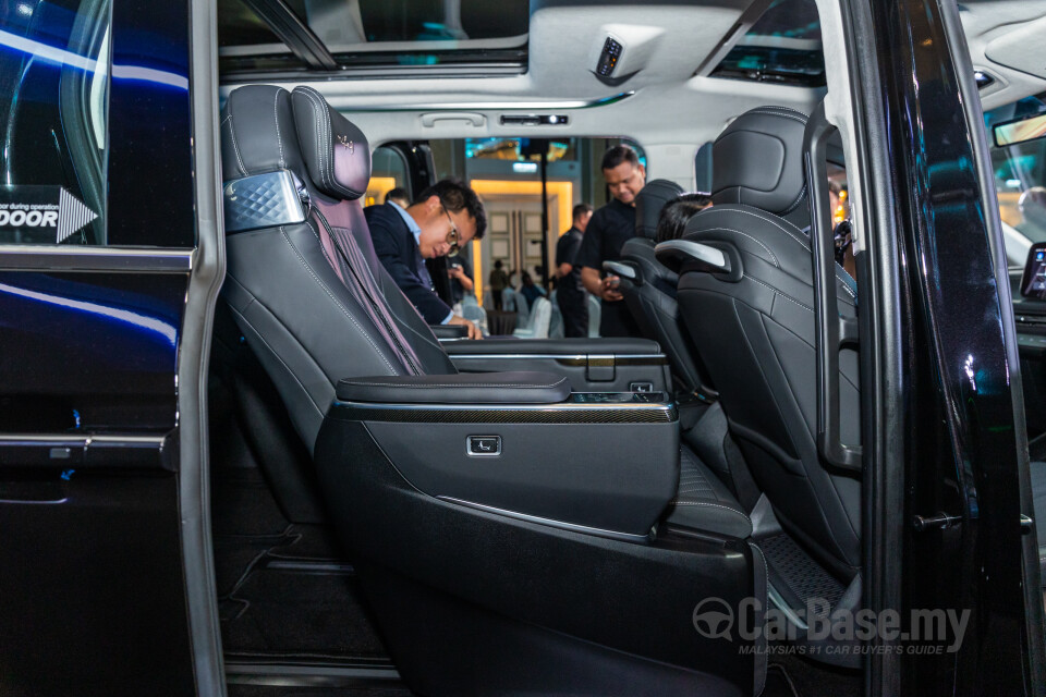 Maxus MIFA 9 Mk1 (2023) Interior