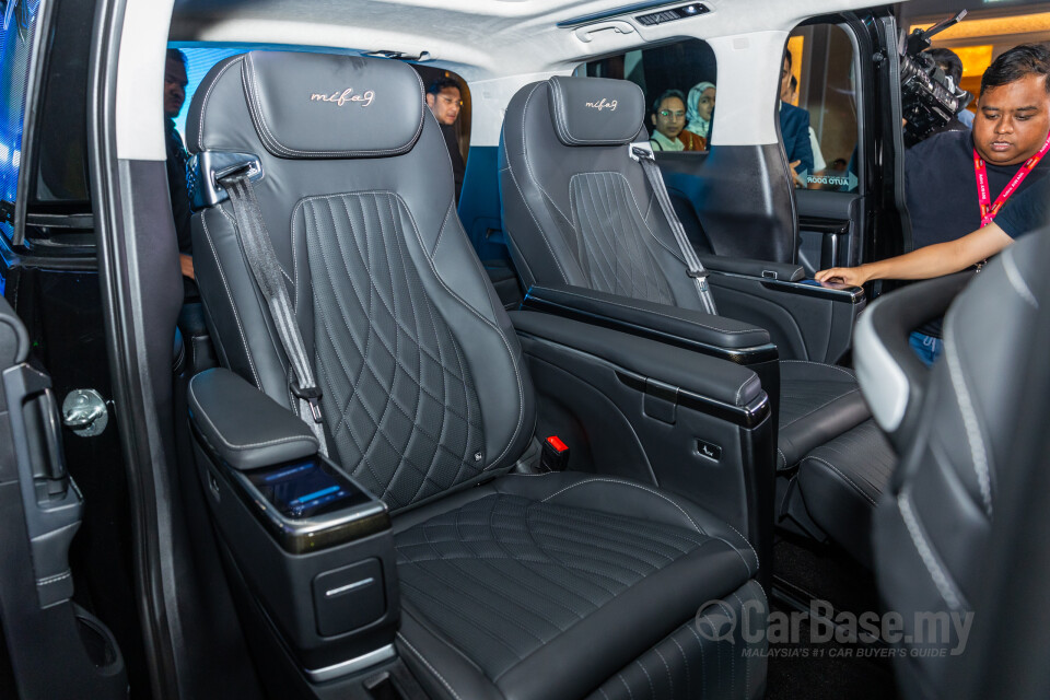 Maxus MIFA 9 Mk1 (2023) Interior