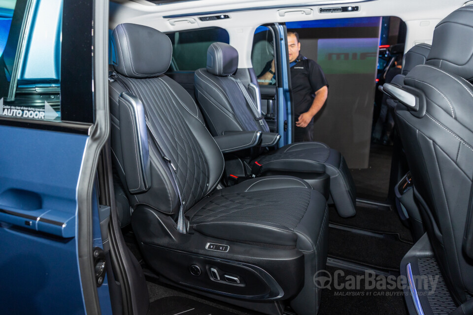 Maxus MIFA 9 Mk1 (2023) Interior
