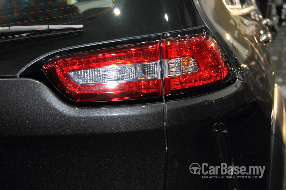 Jeep Cherokee KL (2014) Exterior