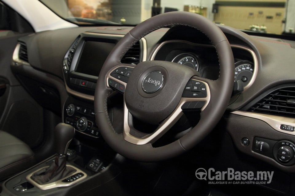 Jeep Cherokee KL (2014) Interior
