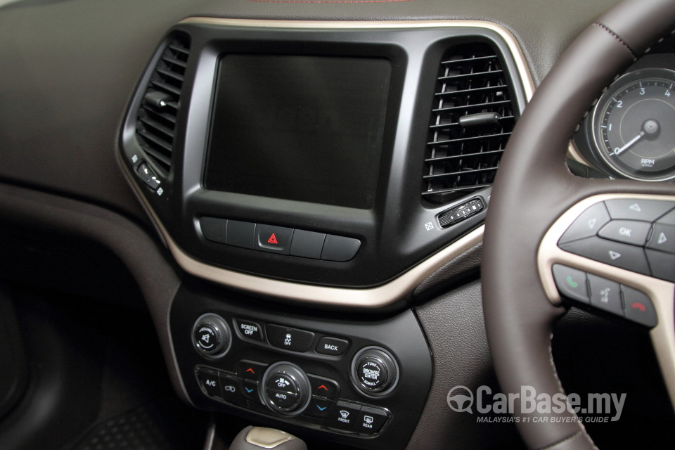 Jeep Cherokee KL (2014) Interior
