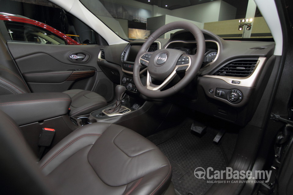 Jeep Cherokee KL (2014) Interior