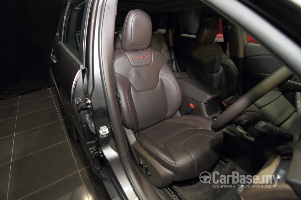 Jeep Cherokee KL (2014) Interior