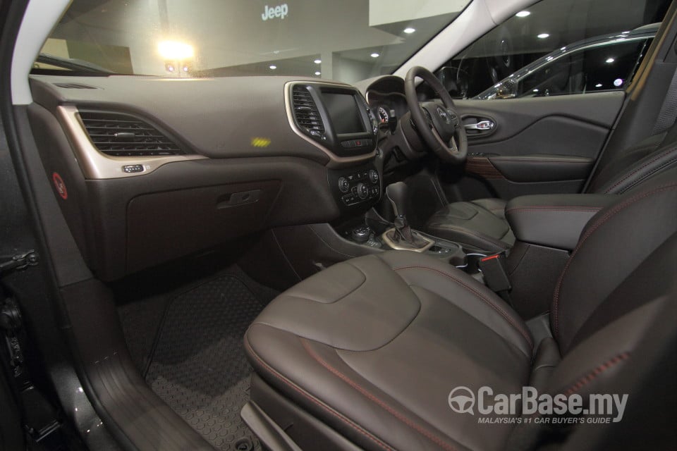 Jeep Cherokee KL (2014) Interior
