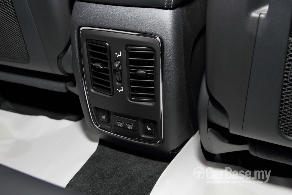 Jeep Grand Cherokee WK2 (2014) Interior
