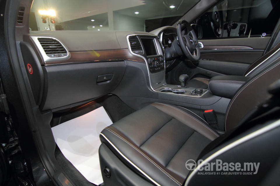 Jeep Grand Cherokee WK2 (2014) Interior