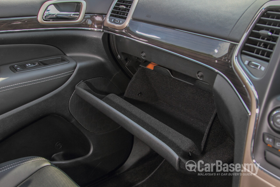 Jeep Grand Cherokee WK2 (2014) Interior