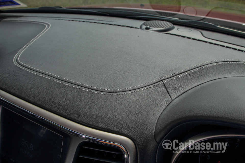 Jeep Grand Cherokee WK2 (2014) Interior