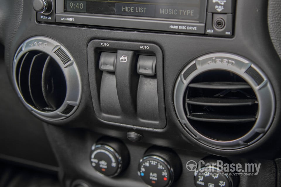 Jeep Wrangler JK (2014) Interior