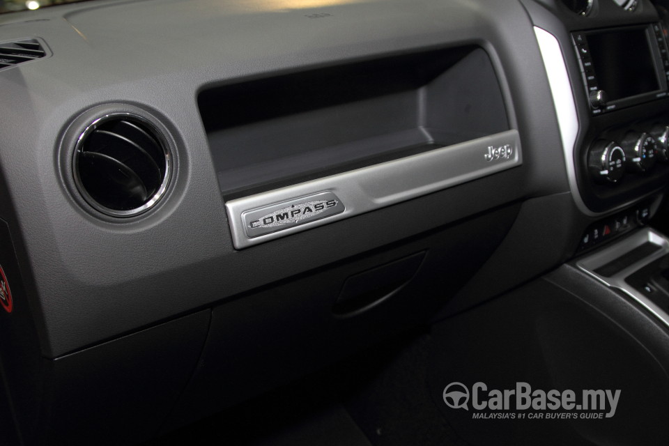 Jeep Compass MK  (2014) Interior