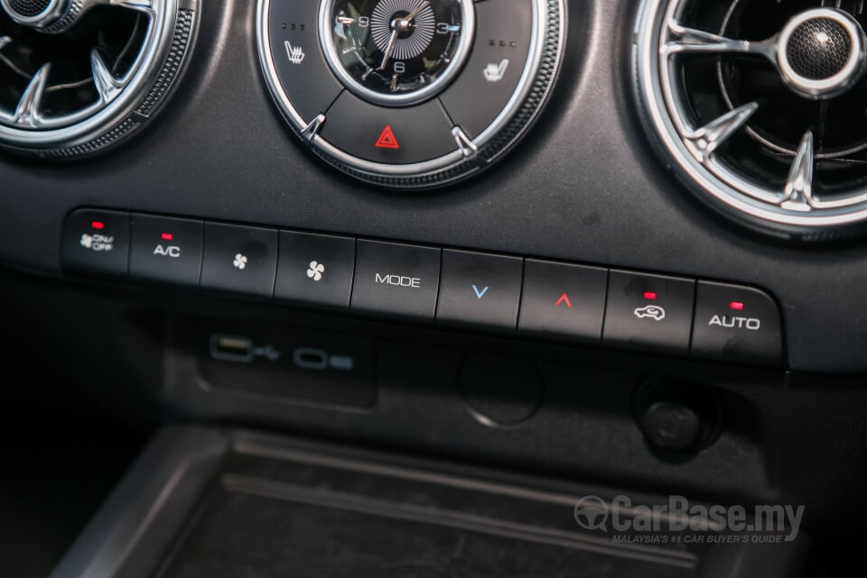 GWM Tank 300 Mk1 (2024) Interior