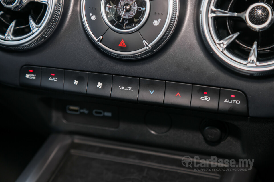 GWM Tank 300 Mk1 (2024) Interior