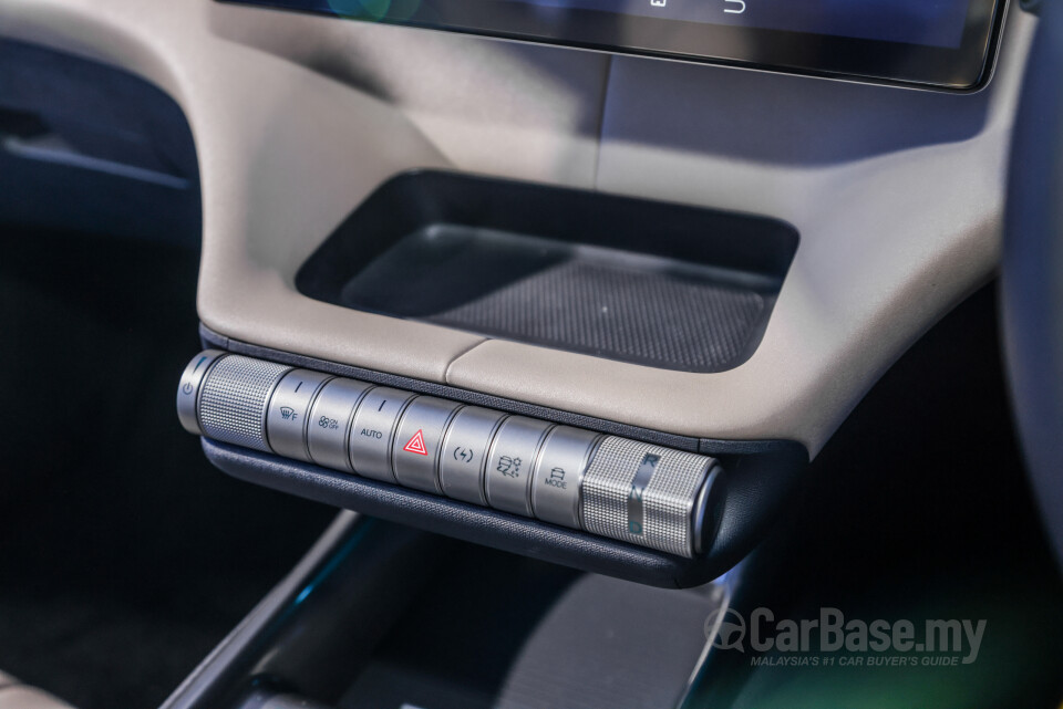 BYD Dolphin Mk1 (2023) Interior