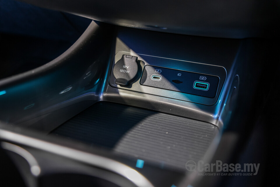 BYD Dolphin Mk1 (2023) Interior