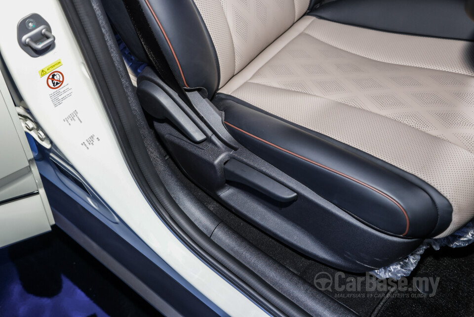 BYD Dolphin Mk1 (2023) Interior