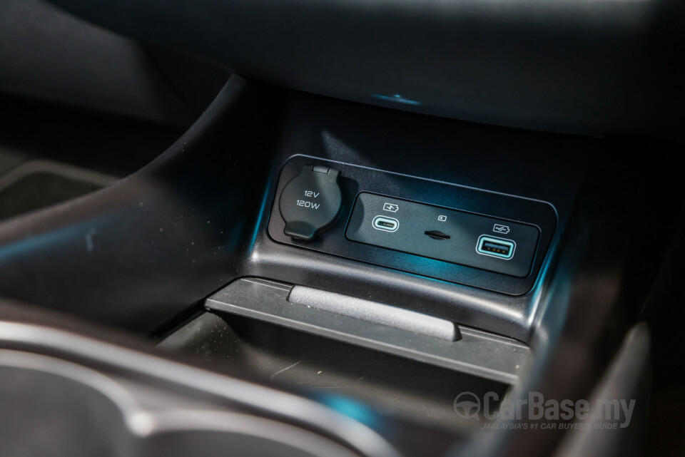 BYD Dolphin Mk1 (2023) Interior