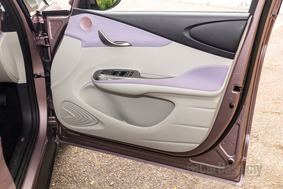 BYD Dolphin Mk1 (2023) Interior