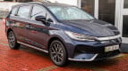 BYD M6 Exterior photo