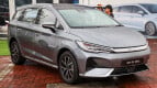 BYD M6 Exterior photo