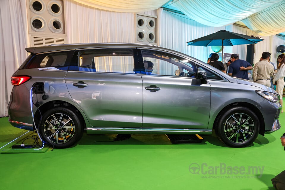 BYD M6 Mk2 Facelift (2024) Exterior