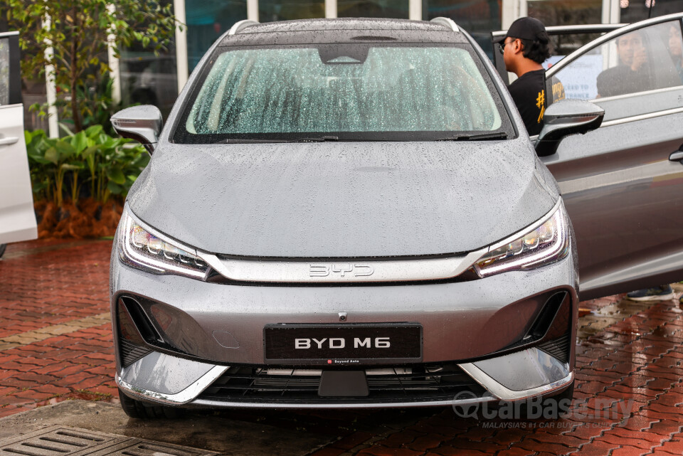 BYD M6 Mk2 Facelift (2024) Exterior