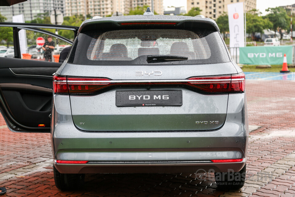 BYD M6 Mk2 Facelift (2024) Exterior