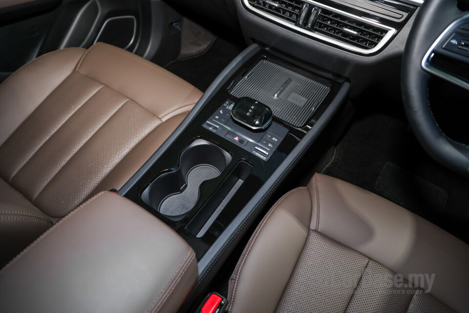 BYD M6 Mk2 Facelift (2024) Interior