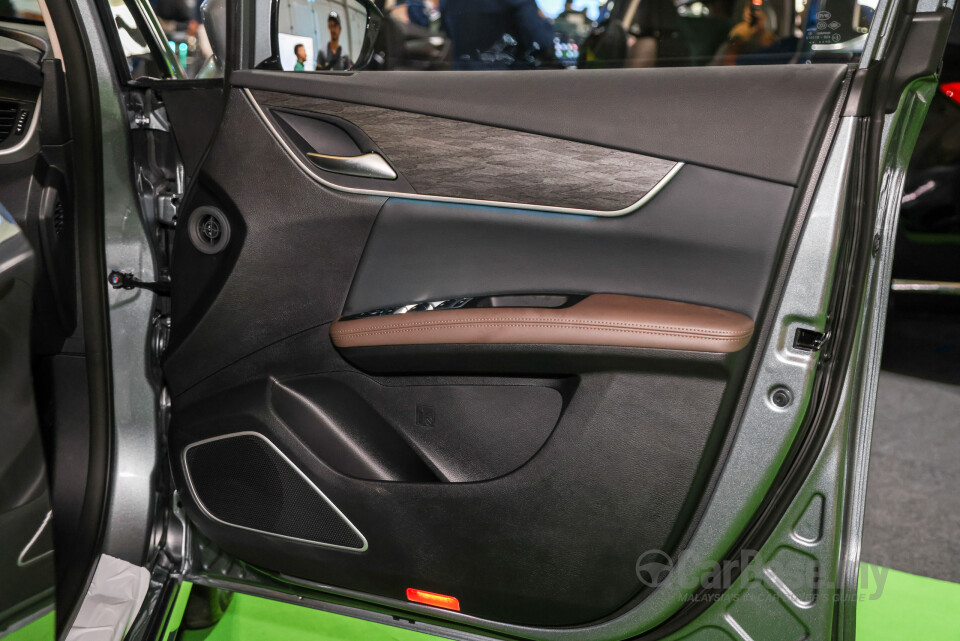 BYD M6 Mk2 Facelift (2024) Interior