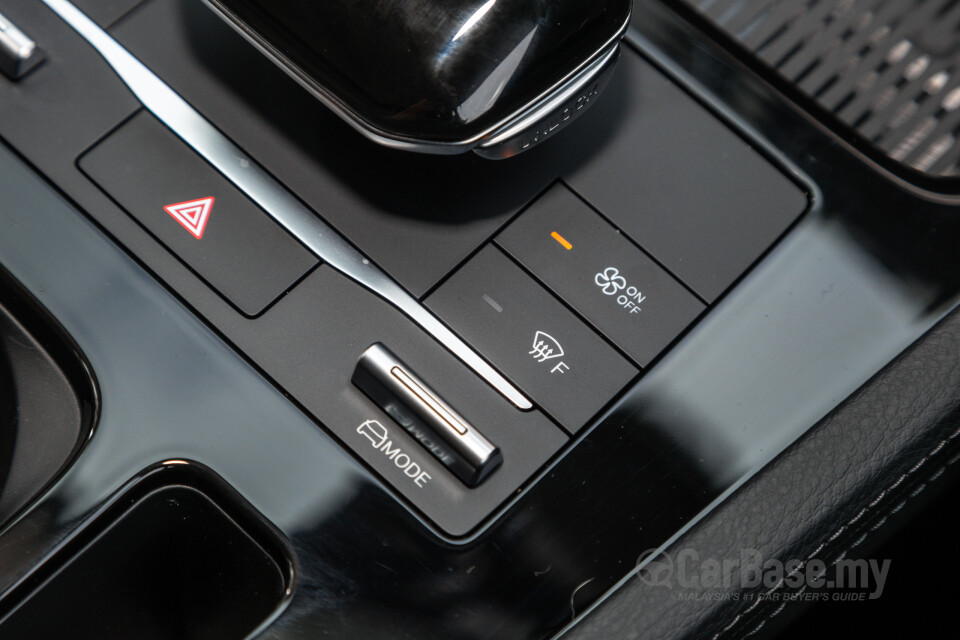 BYD M6 Mk2 Facelift (2024) Interior
