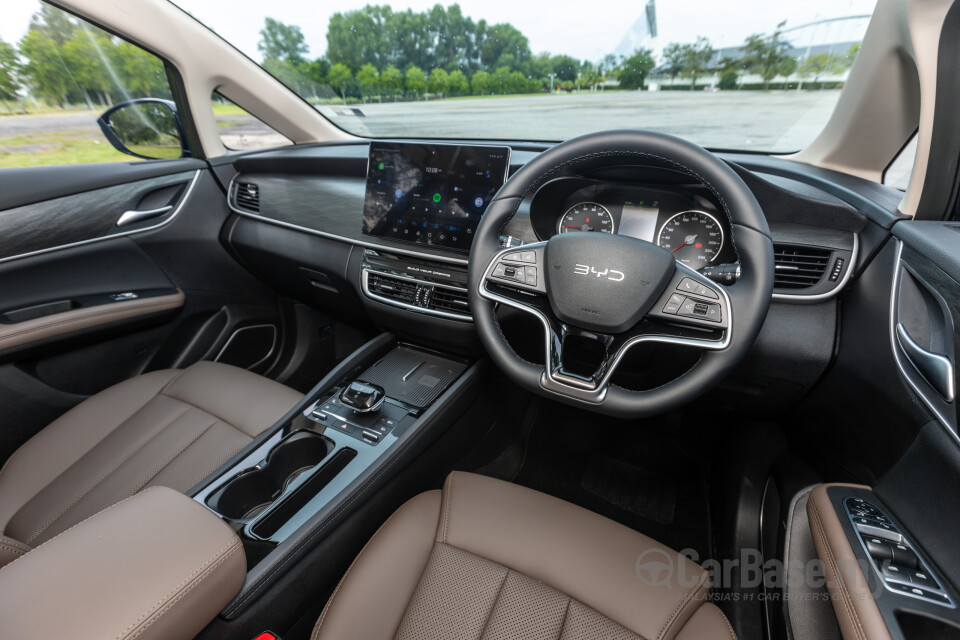 BYD M6 Mk2 Facelift (2024) Interior