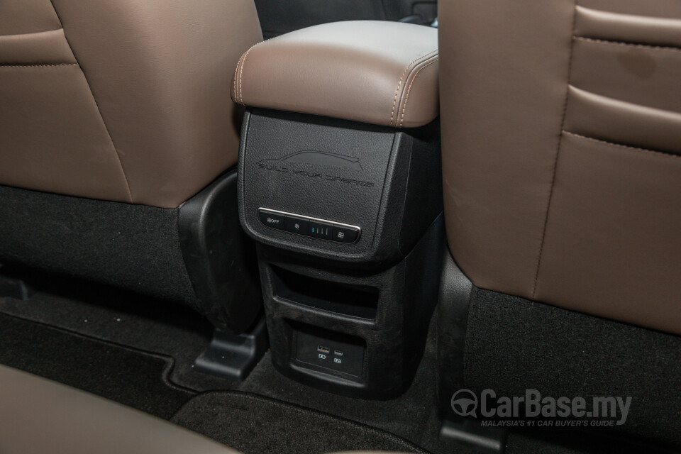 BYD M6 Mk2 Facelift (2024) Interior