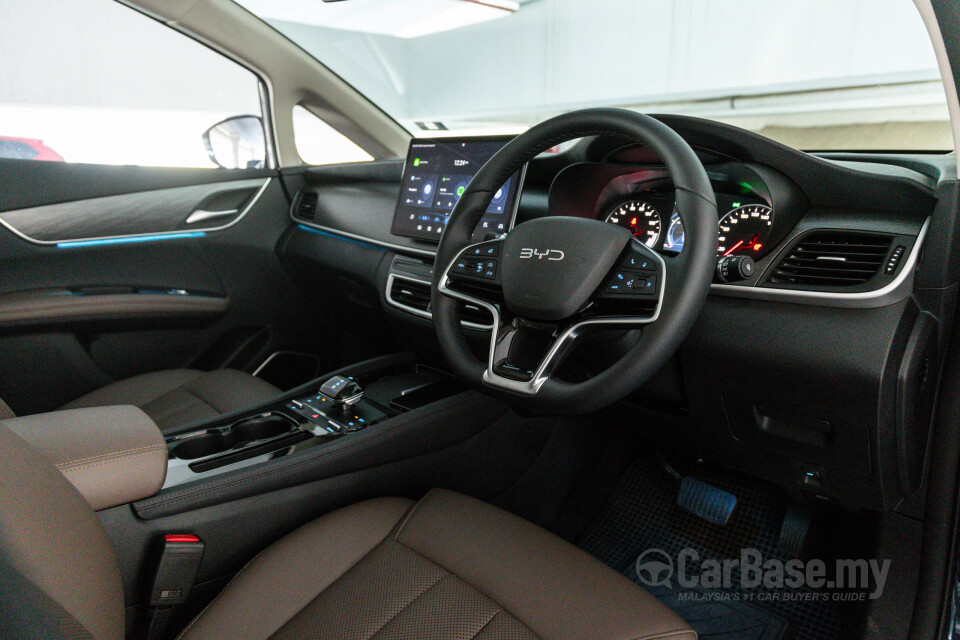 BYD M6 Mk2 Facelift (2024) Interior