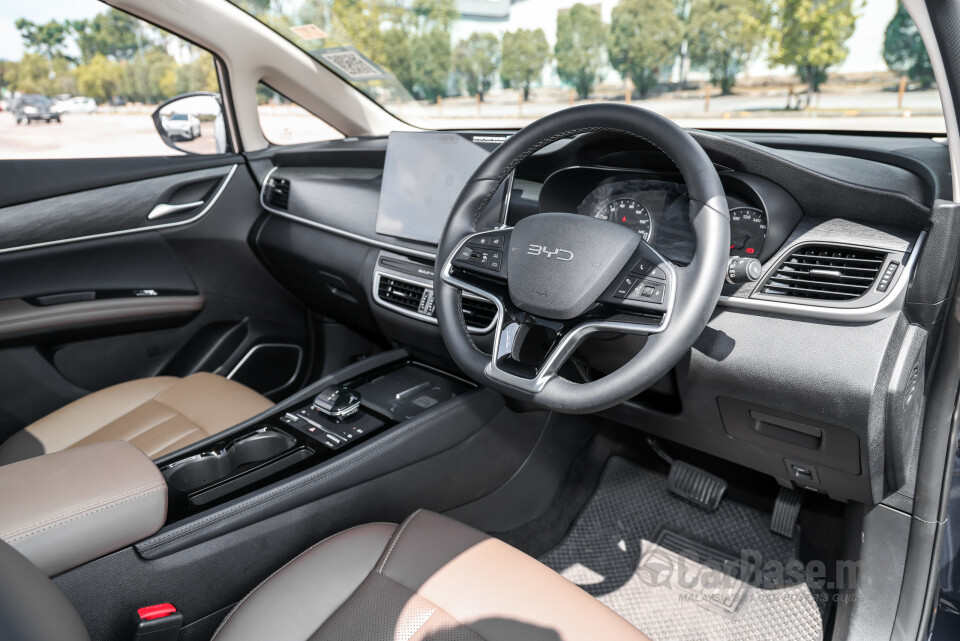 BYD M6 Mk2 Facelift (2024) Interior