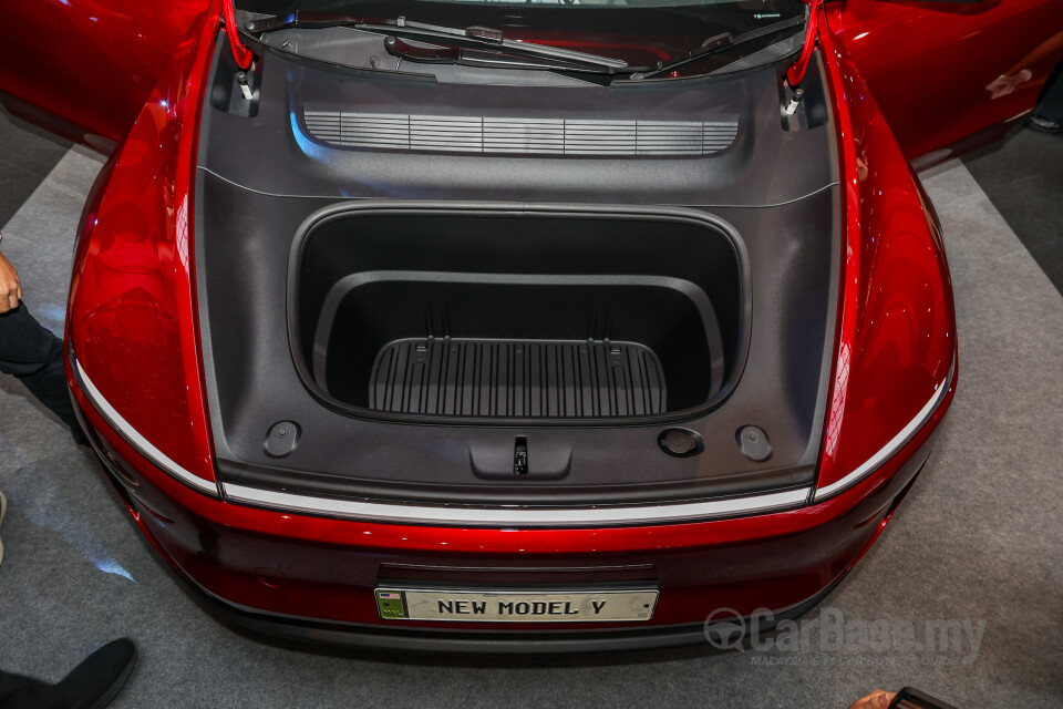 Tesla Model Y Juniper (2025) Exterior