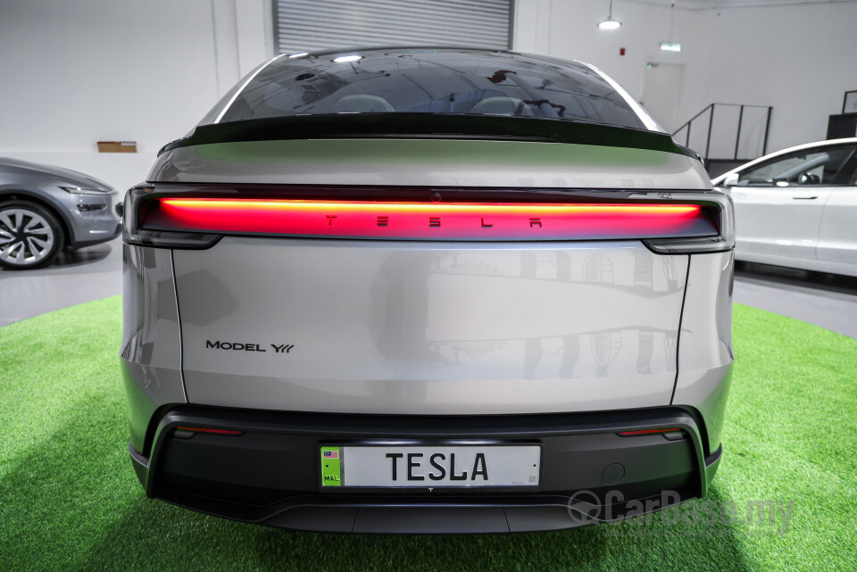 Tesla Model Y Juniper (2025) Exterior