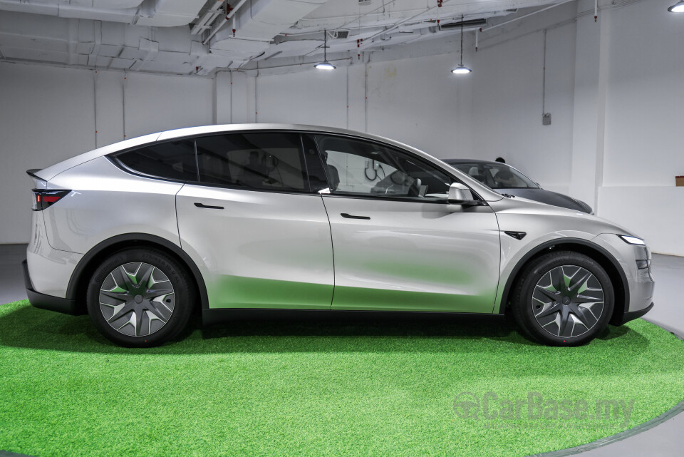 Tesla Model Y Juniper (2025) Exterior