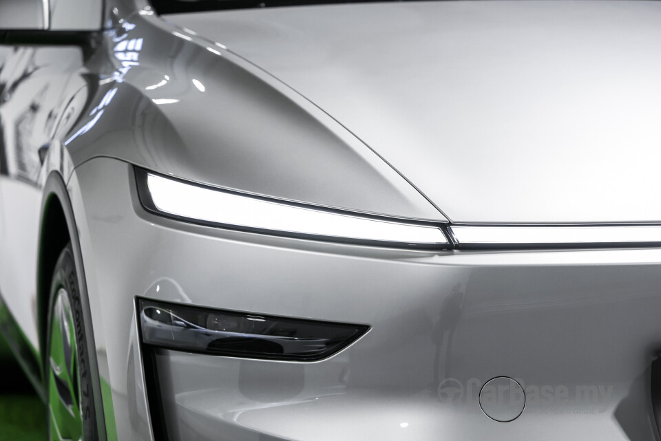 Tesla Model Y Juniper (2025) Exterior