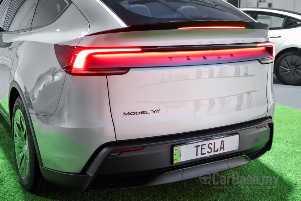 Tesla Model Y Juniper (2025) Exterior