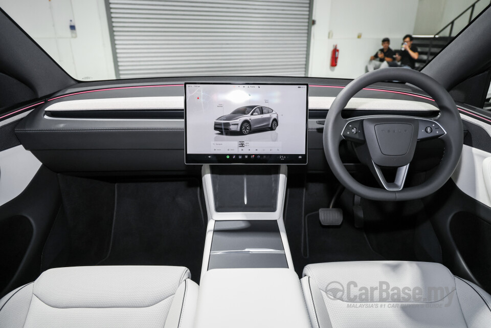 Tesla Model Y Juniper (2025) Interior