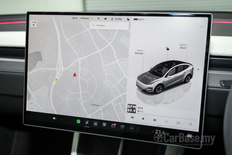 Tesla Model Y Juniper (2025) Interior