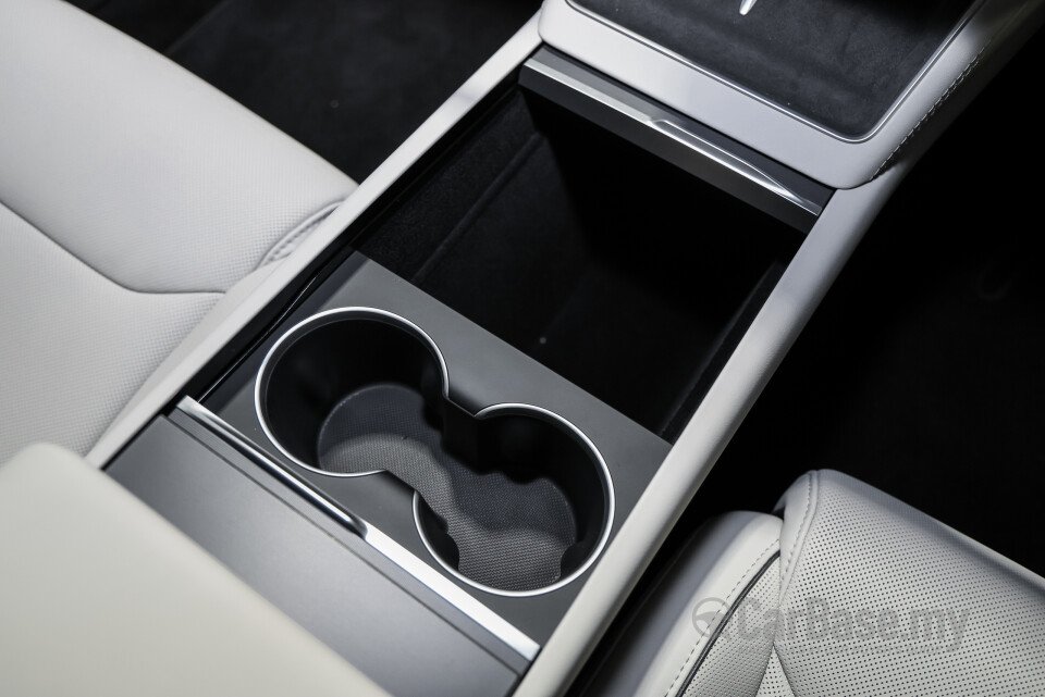 Tesla Model Y Juniper (2025) Interior