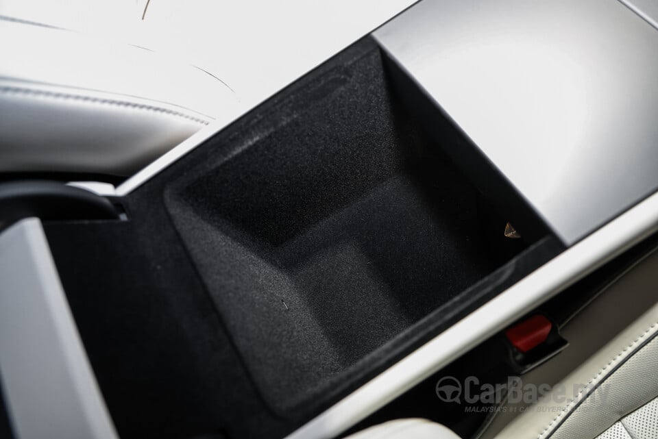 Tesla Model Y Juniper (2025) Interior