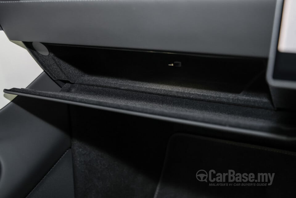 Tesla Model Y Juniper (2025) Interior