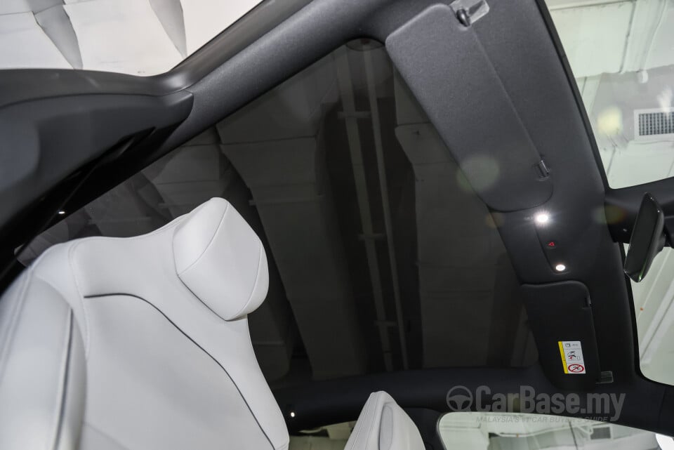 Tesla Model Y Juniper (2025) Interior