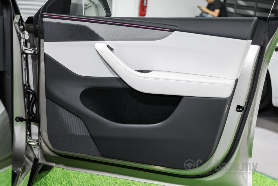 Tesla Model Y Juniper (2025) Interior