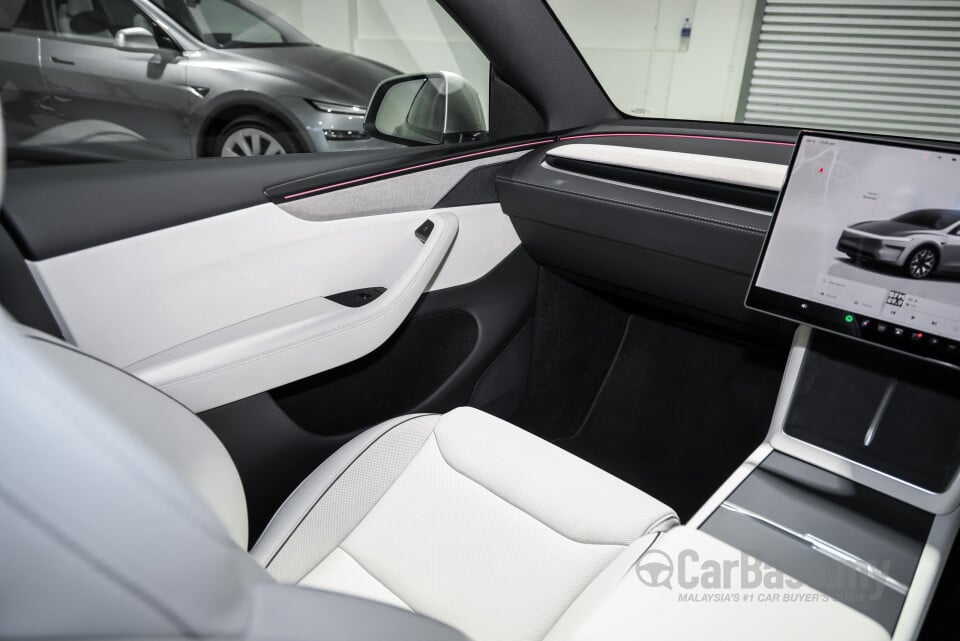 Tesla Model Y Juniper (2025) Interior