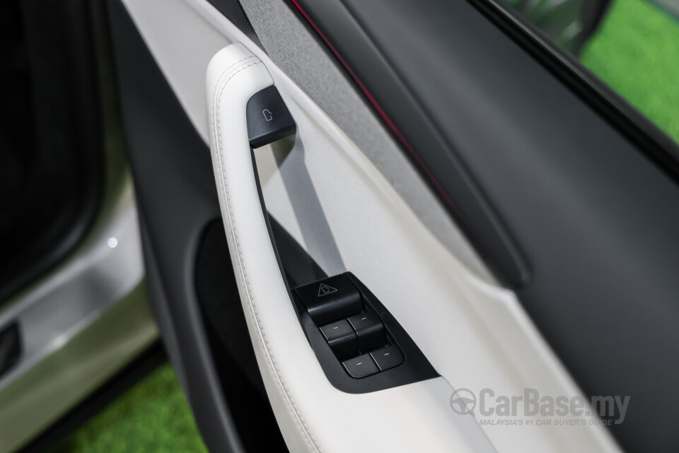 Tesla Model Y Juniper (2025) Interior