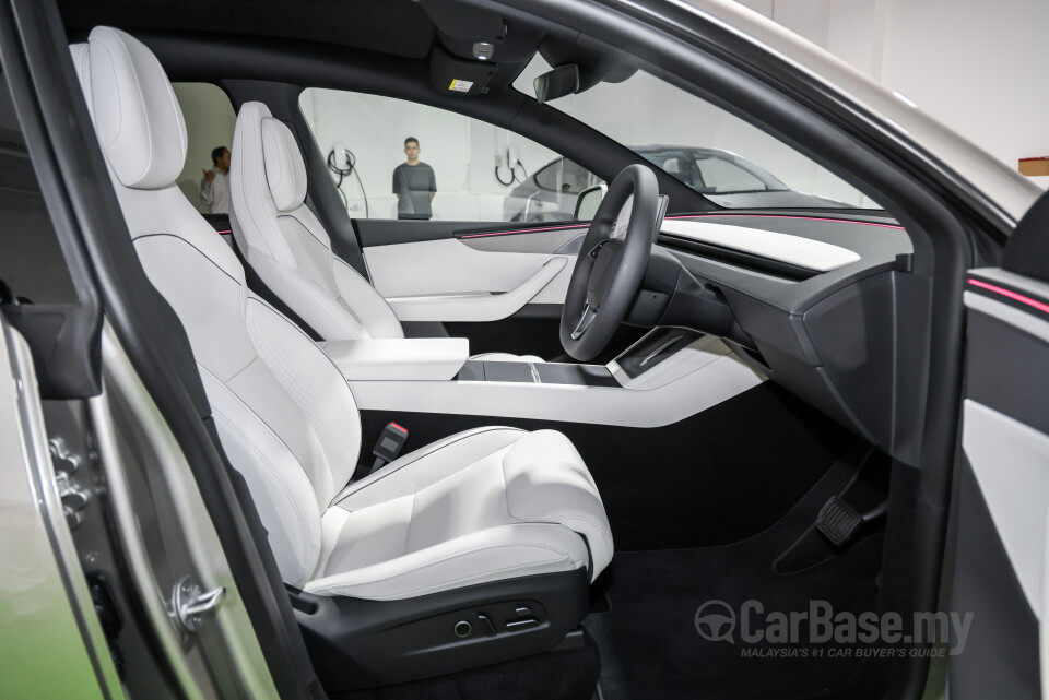 Tesla Model Y Juniper (2025) Interior
