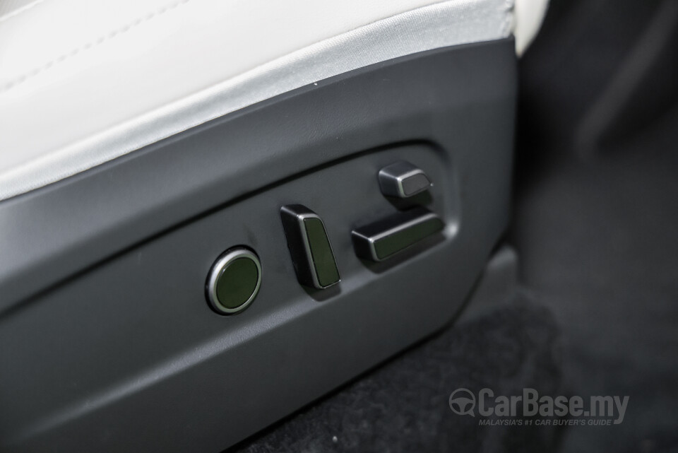 Tesla Model Y Juniper (2025) Interior